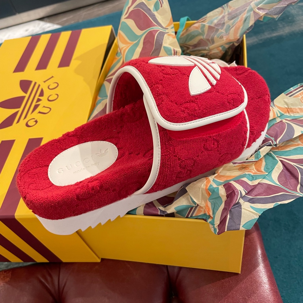 Authentic Gucci X Adidas Red Gg Monogram Slides Sandals Gucci 6 7us